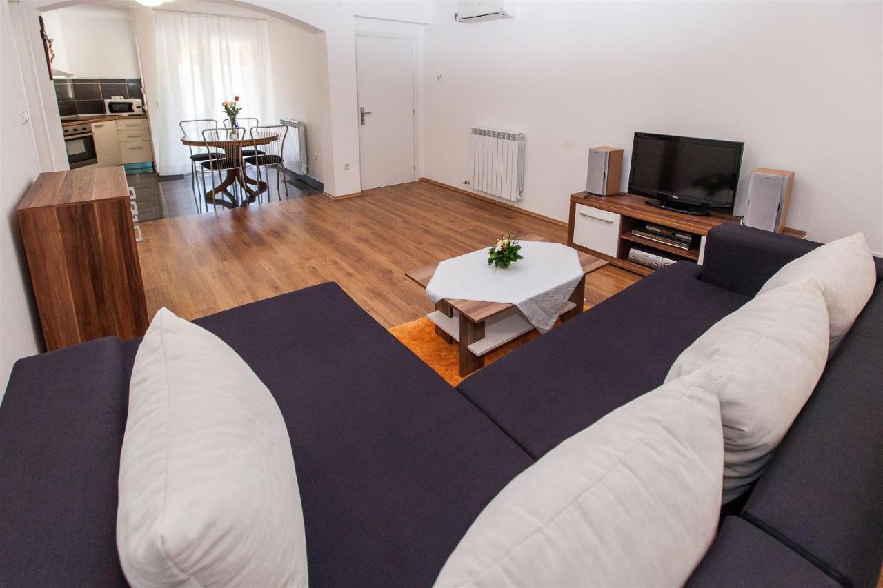 Apartments Carmen Crikvenica Eksteriør bilde